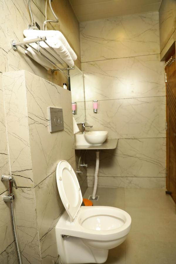 Dee Ess Residency Bed and Breakfast Shimla Exteriör bild