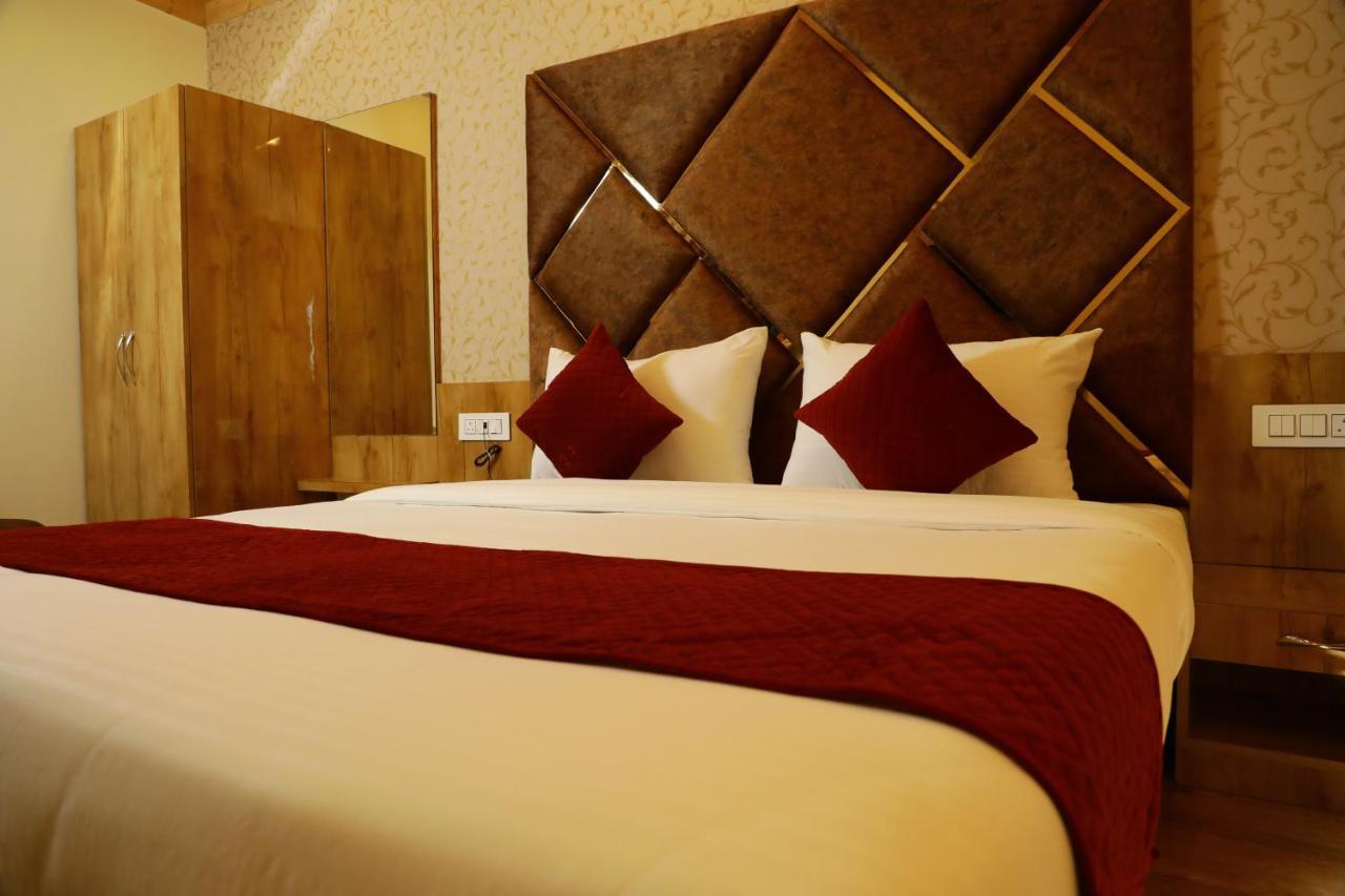 Dee Ess Residency Bed and Breakfast Shimla Exteriör bild